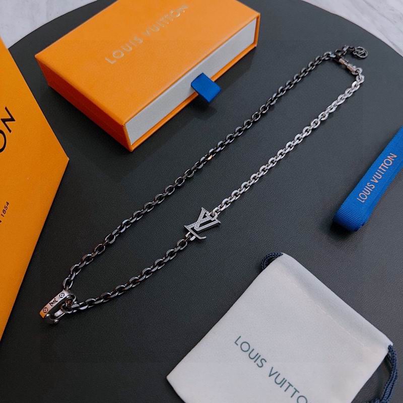 LV Necklace 01yxx305